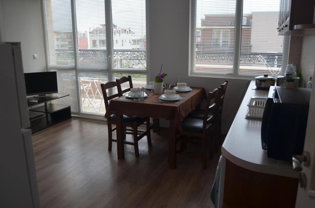 Apartment Divela 3 *
