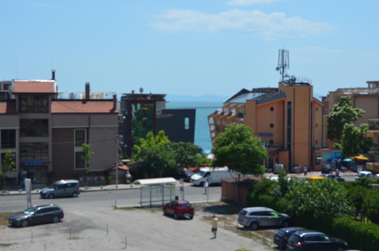 Apartment Divela 3 *