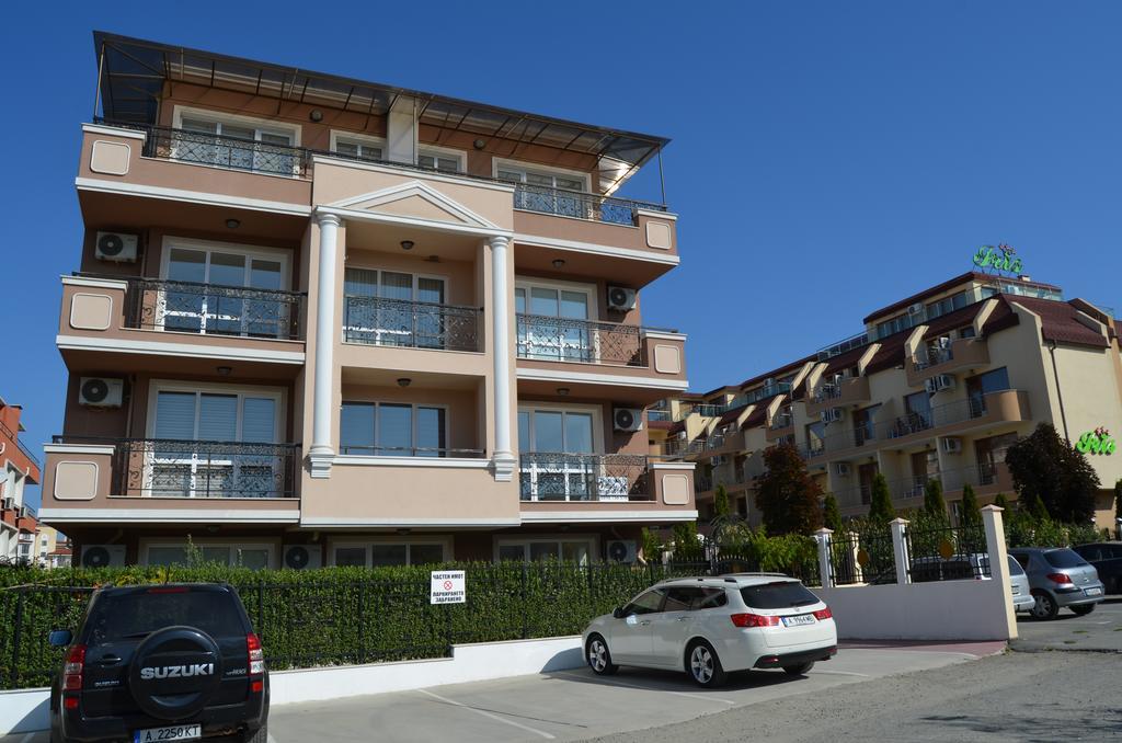 Apartment Divela 3 *